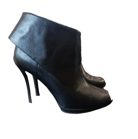Michael Kors Peep Toe Black Leather Bootie Heels size 7 - Picture 5 of 12